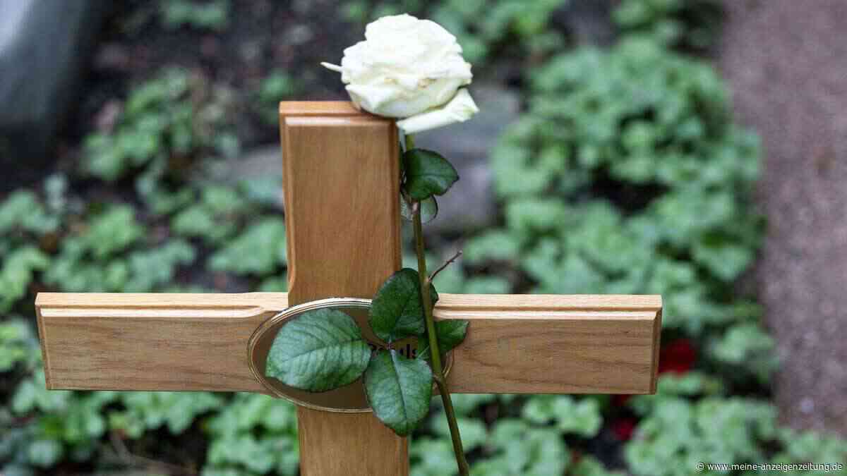 Tragischer Pub-Abend: 102-Jähriger stirbt nach Sturz von kleiner Bühne