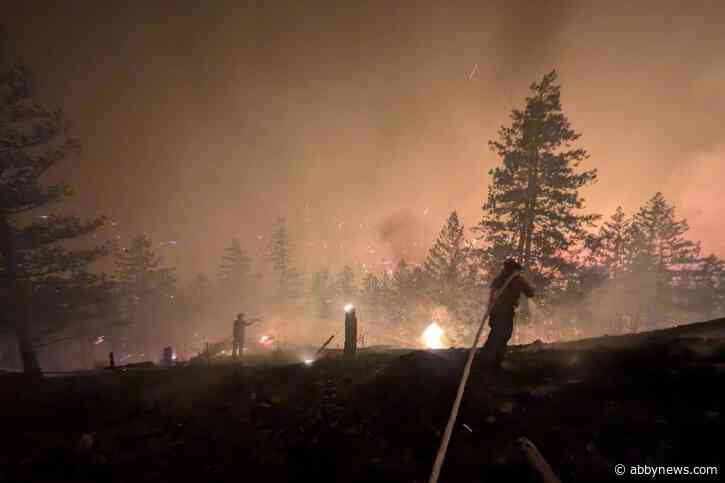Hundreds of firefighters battling Bald Range blaze near Summerland