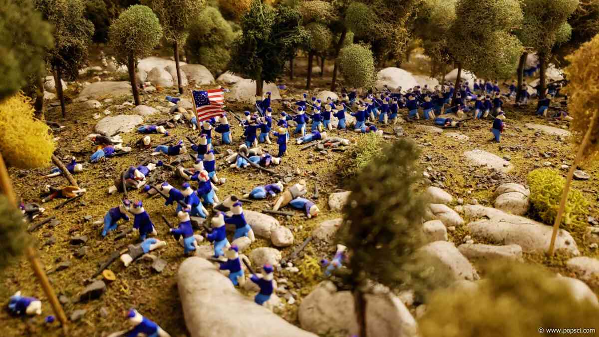10,033 tiny clay cats reenact the Civil War at a Gettysburg museum