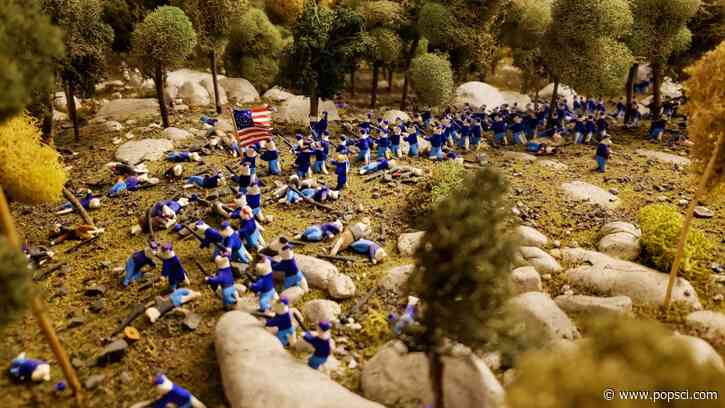 10,033 tiny clay cats reenact the Civil War at a Gettysburg museum