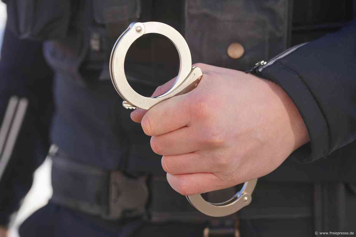 Chemnitz: Tresor und Laptops gestohlen – dann klicken die Handschellen