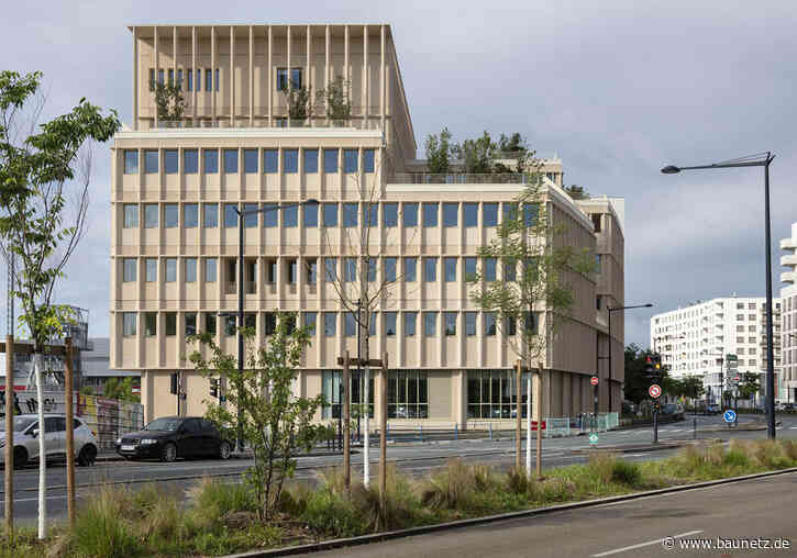 Allerlei Pilaster und Gesimse - Bürobau in Bordeaux von it’s Architetcure