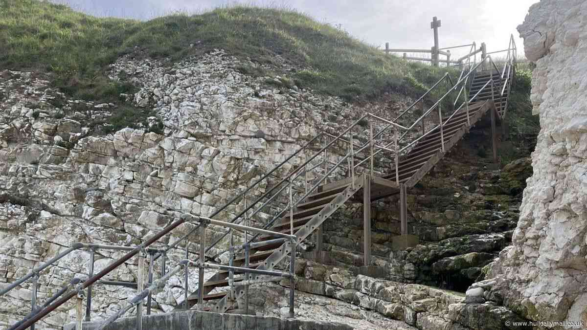 ‘There’s a real risk someone could get seriously hurt’ - People urged not to ignore safety warning on unsafe steps to Flamborough beach