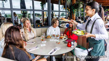 Vol terras, verse sushi en cocktails: van heinde en verre naar ’t Waaltje voor een avond uit