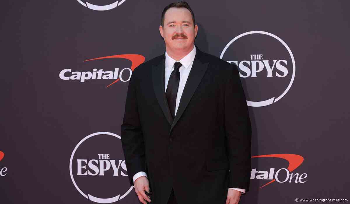 Comedian Shane Gillis says he dodged a photo op with Trump