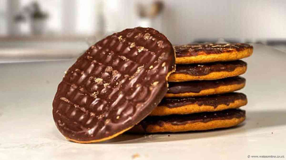 'I tried 5 supermarket chocolate digestives — one rivals McVitie's for 60p less'