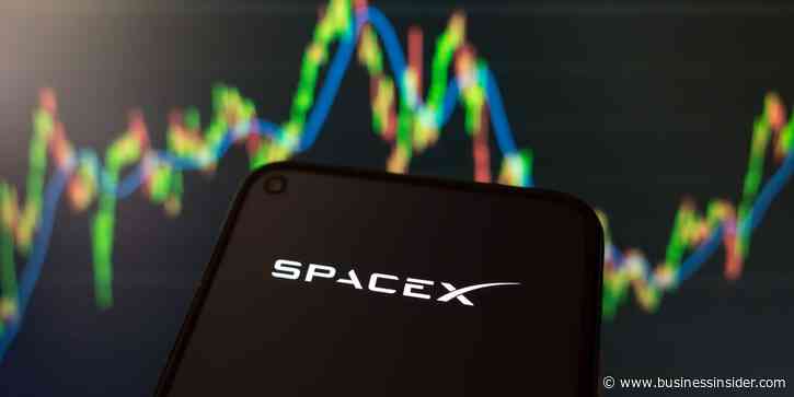 SpaceX stock could falter again as early investors cash out to buy boats, houses, and planes, a research analyst says