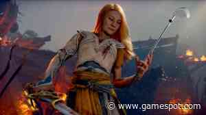 Watch God Of War Laufey Star Smash The Last Of Us Golf Club Prop On Her First Day