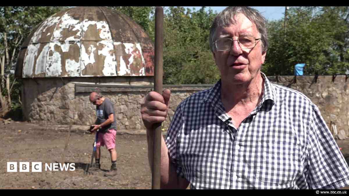 Volunteers work to reopen city's old observatory