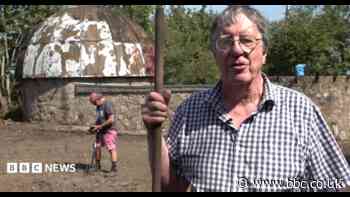Volunteers work to reopen city's old observatory