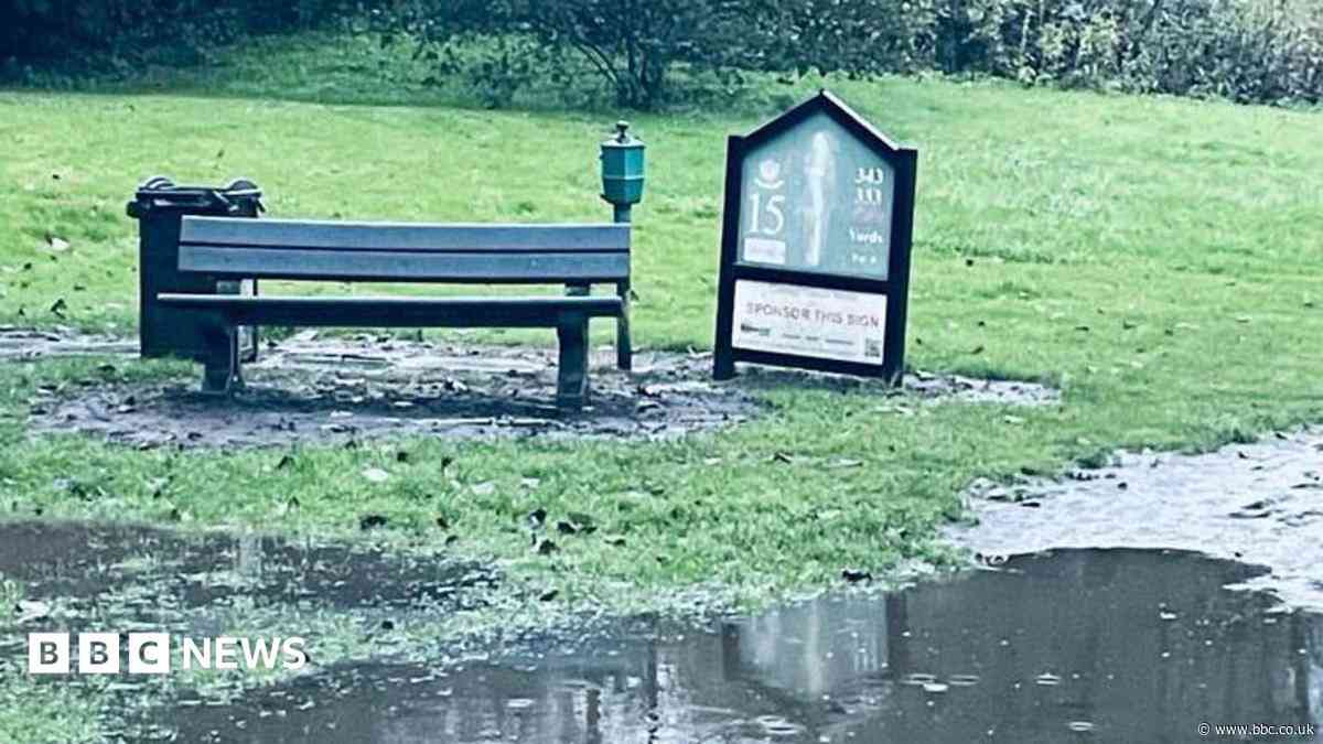 Golfers warned not to retrieve balls from water on contaminated course