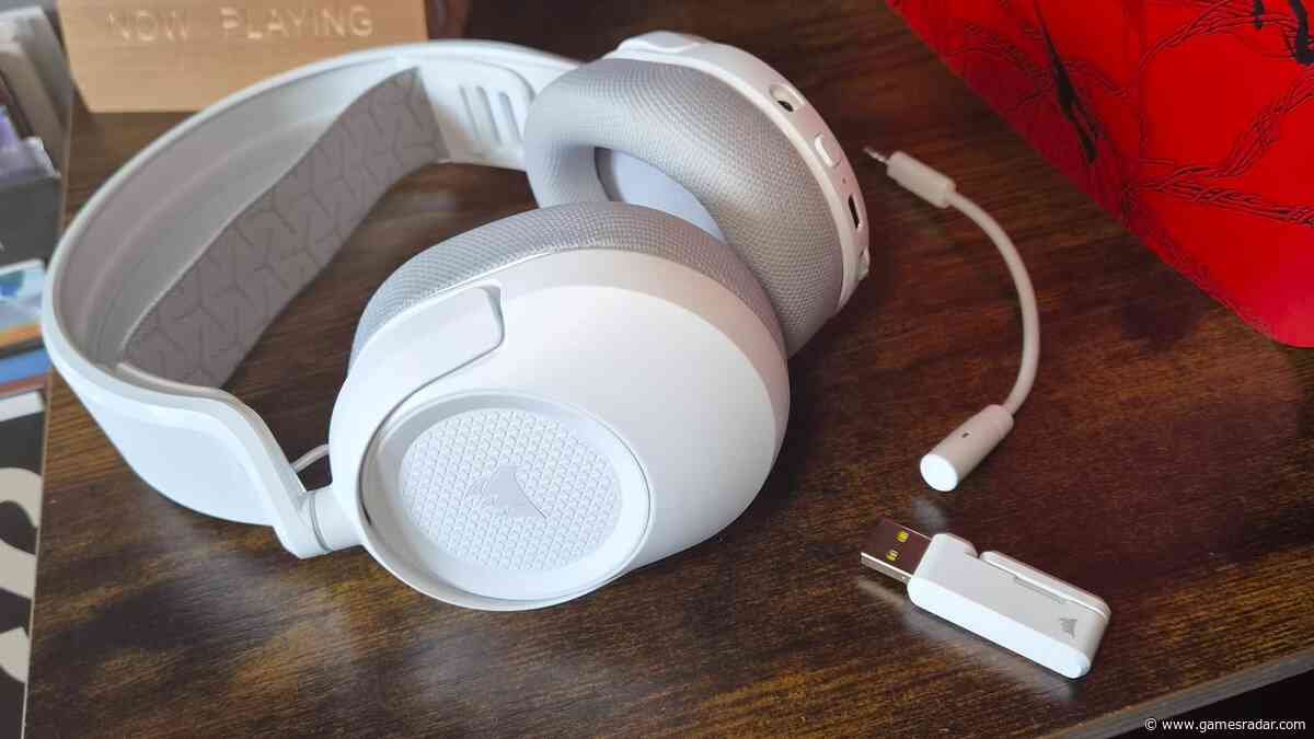 Corsair HS35 V3 is a no-fuss, fantastic sounding wireless headset that is a must-have for PC players on a budget