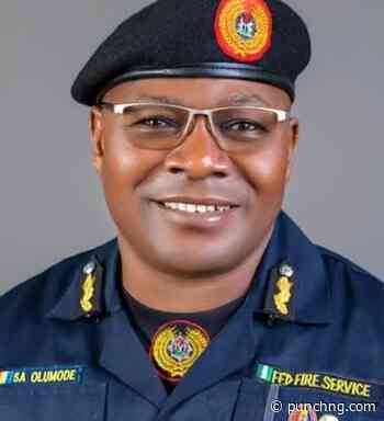 Give fire trucks right-of-way, Fire service boss urges motorists