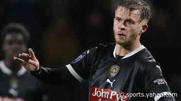 Grimsby sign Notts midfielder Reynolds on loan