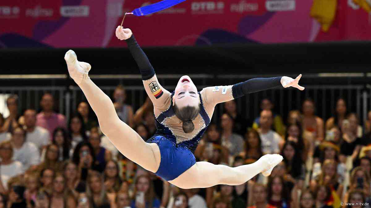 Mit 19 Jahren schon Ikone: Unfassbarem Druck getrotzt: Varfolomeev gewinnt erstes Gold bei Heim-WM unter Tränen