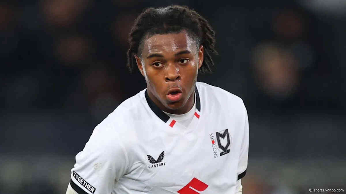 Gateshead sign Lewis-Burgess from MK Dons