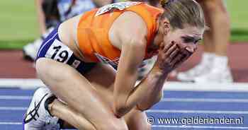 Geëmotioneerde Maureen Koster verrast met EK-zilver op 10.000 meter: ‘Dit is wel de kers op de taart’