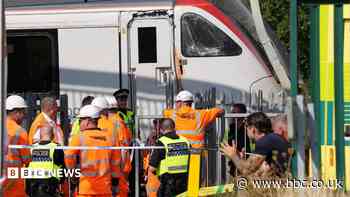 Derailed Essex train leads to travel chaos