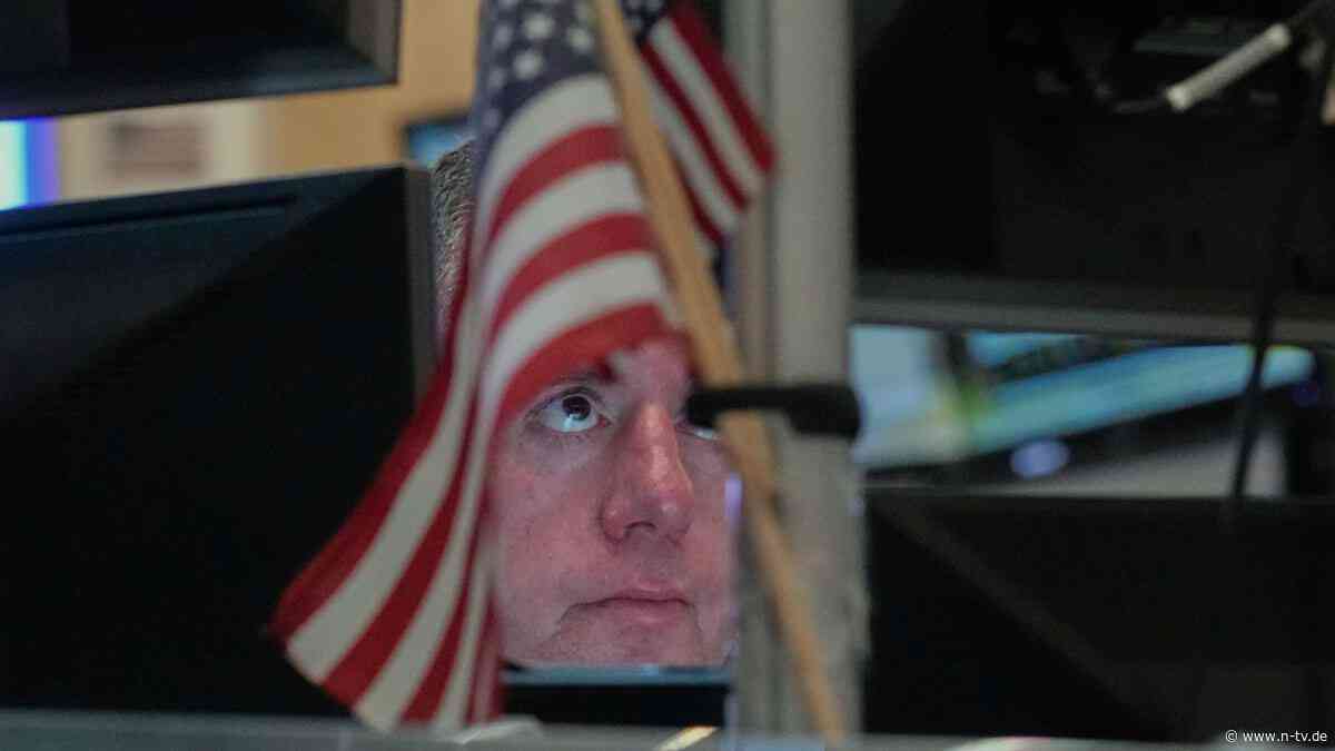 Wall Street schaltet Gang zurück: Drohnen-Zölle und Reddit-Rally trotzen schwachem US-Einzelhandel