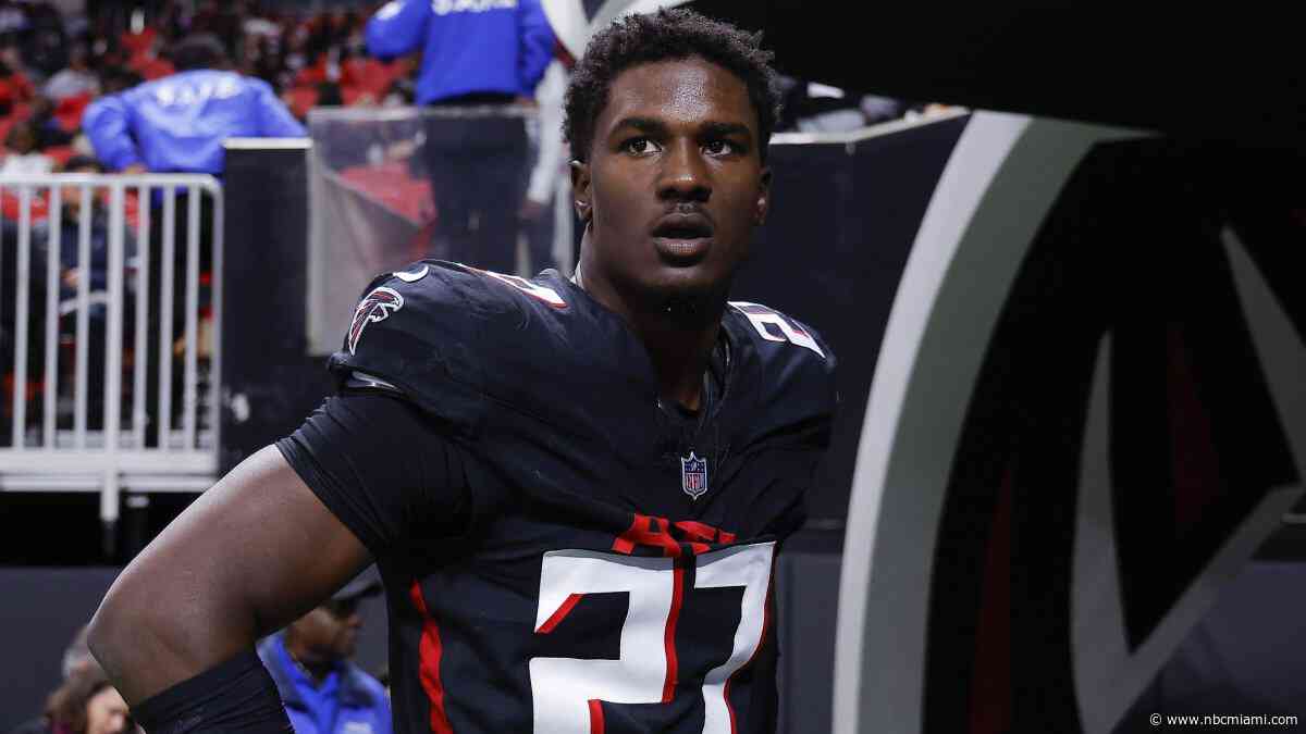 NFL suspends Falcons' James Pearce Jr. for first 8 games of 2026 season