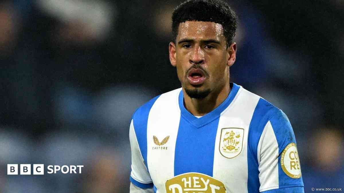 Huddersfield midfielder McGuane suffers ACL injury