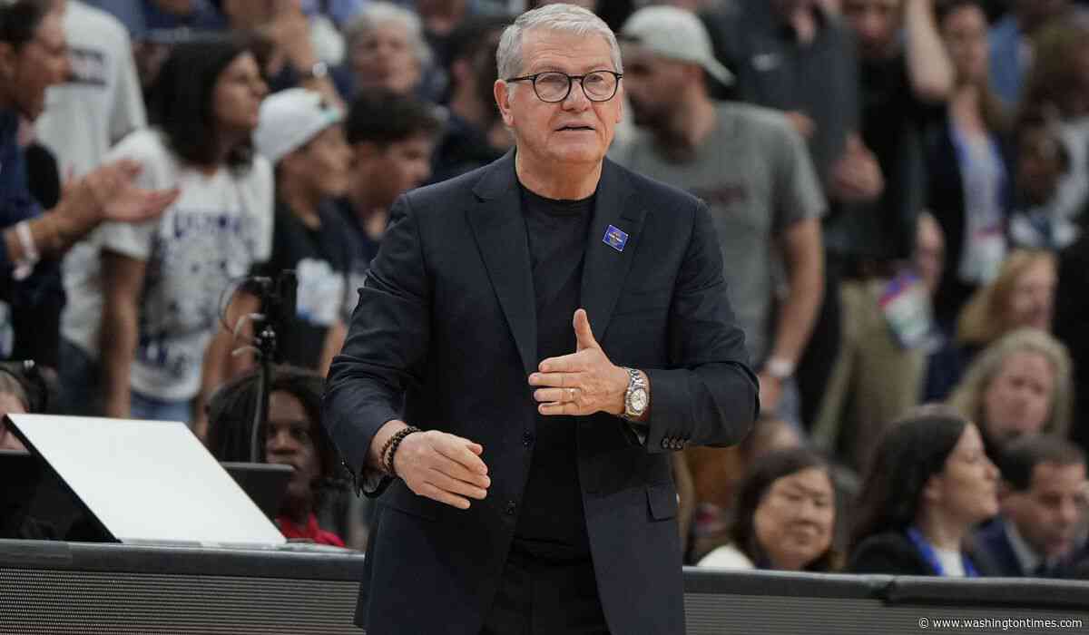Geno Auriemma calls WNBA transgender athlete debate 'manufactured'