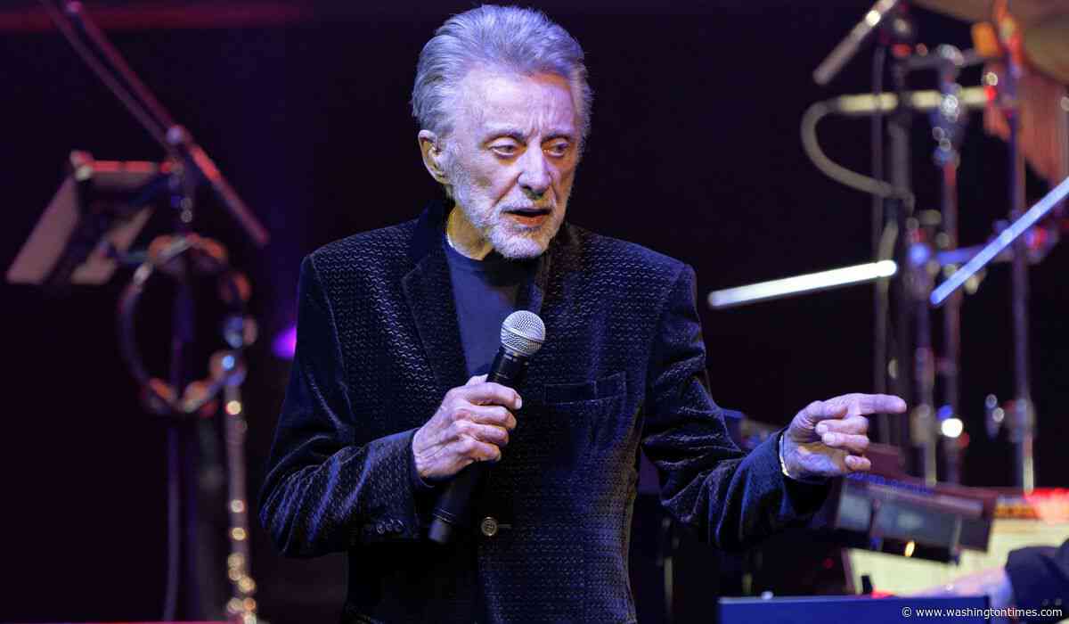 Frankie Valli denies he has retired, disputes brother's statement