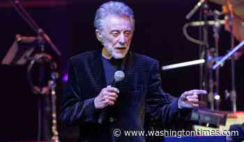 Frankie Valli denies he has retired, disputes brother's statement