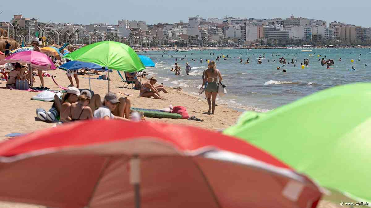 Mallorca statt Dubai – Fernreisen brechen zweistellig ein