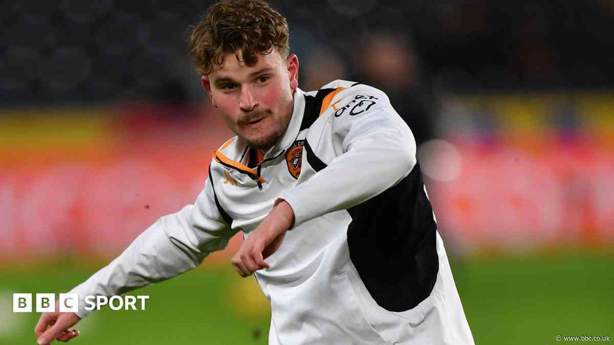 Scunthorpe sign Hull City striker Parker on loan