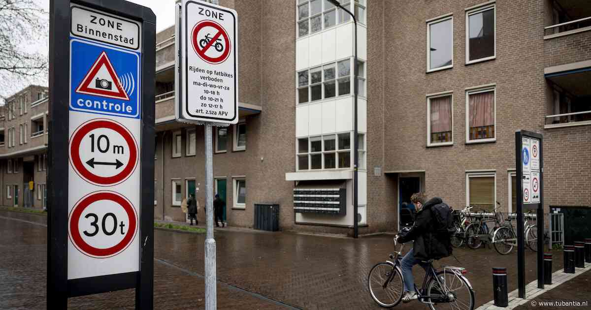 Enschede beboet 119 bestuurders van ‘vieze’ busjes in binnenstad