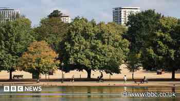 Royal Parks gardeners to strike after pay rise 'insult'