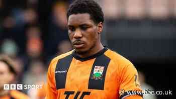 Chinedu signs new Leyton Orient deal
