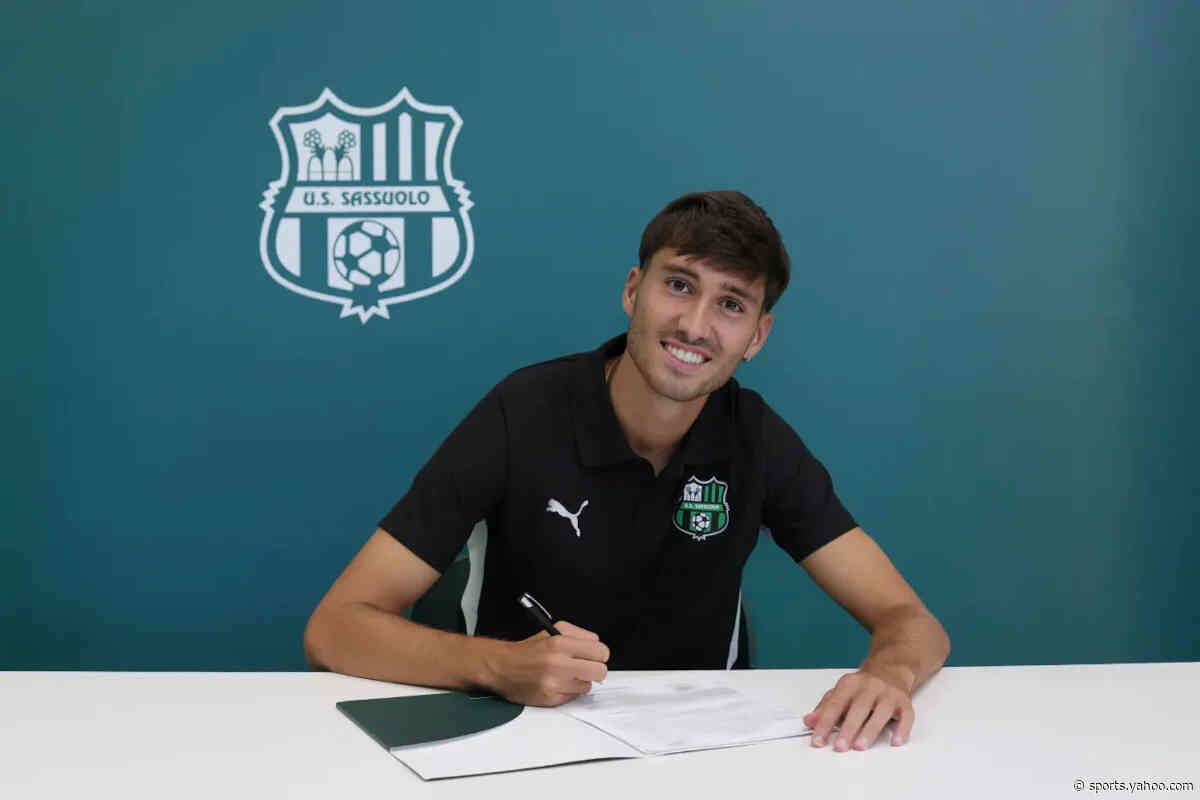 Official: Sassuolo secure Obrador from Benfica, loan out Alvarez