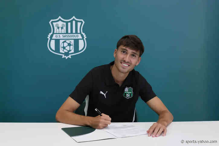 Official: Sassuolo secure Obrador from Benfica, loan out Alvarez