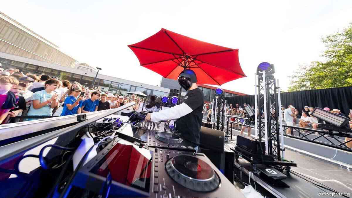 Star-DJ Glockenbach tritt bei Schulfest im Landkreis München auf