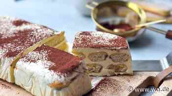 Wieder Hitze draußen? Kein Problem: Diese Tiramisu-Eistorte braucht keinen Ofen