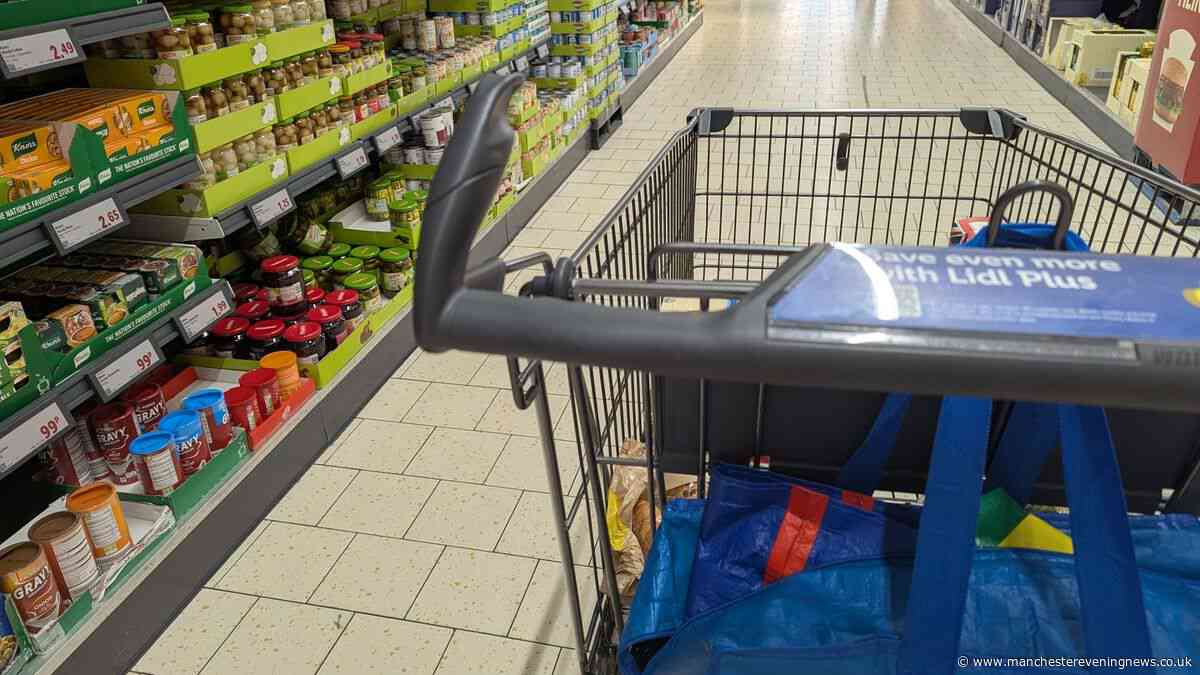 Lidl no longer cheapest for essential groceries as two supermarkets make 7% price cut