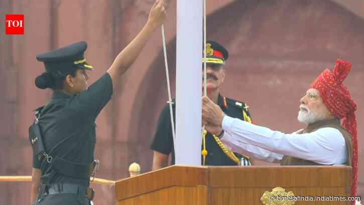 Red Fort Flag Hoisting: Captain Sonia Singh Chauhan assists PM at ceremony; role spotlights Nari Shakti