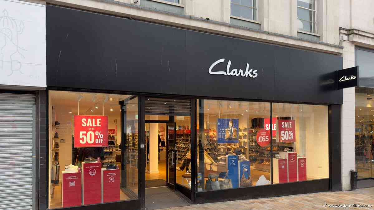 'Most comfortable ever' £55 Clarks trainers free deal while stocks last