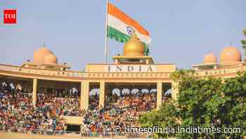 India’s tallest 418-ft flag towers over the India-Pakistan border