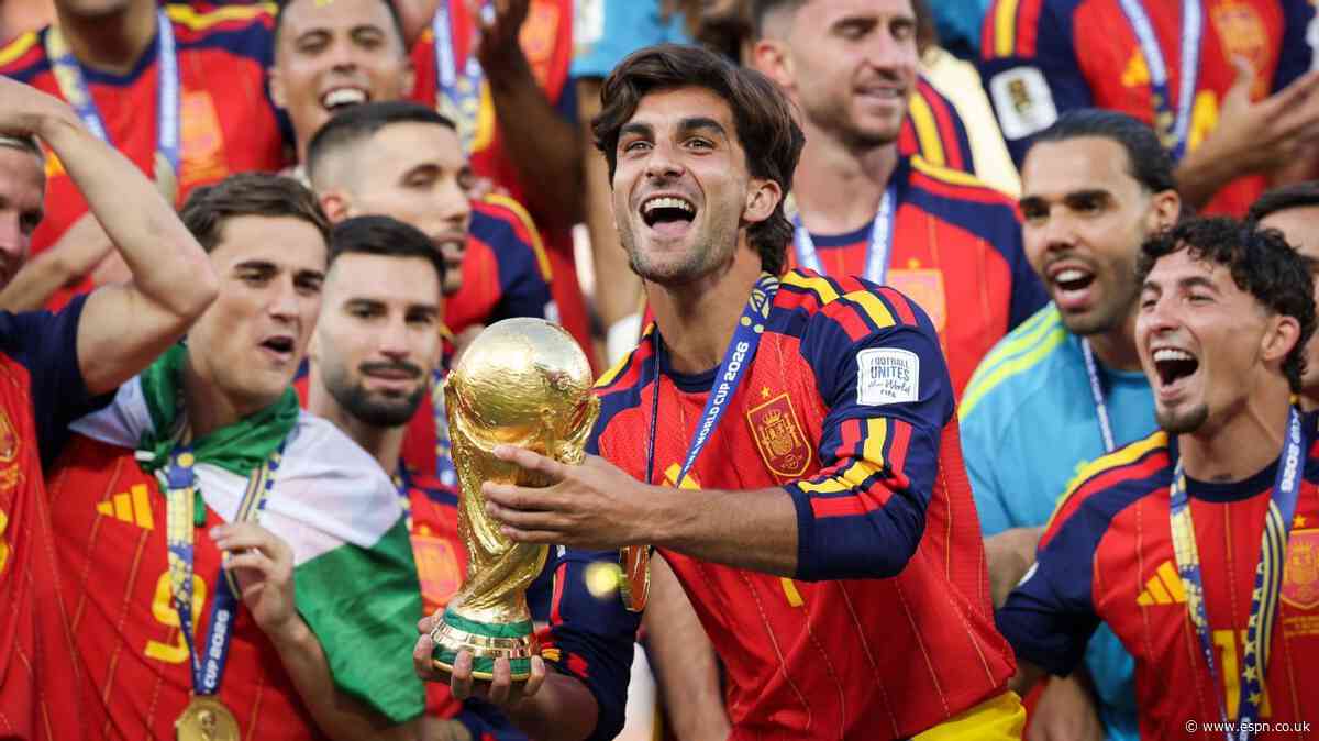 PSG sign World Cup hero Ferran Torres from Barça