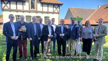 In alter Schmiede im Kreis Helmstedt geht‘s um klügste Ideen für den Ackerbau