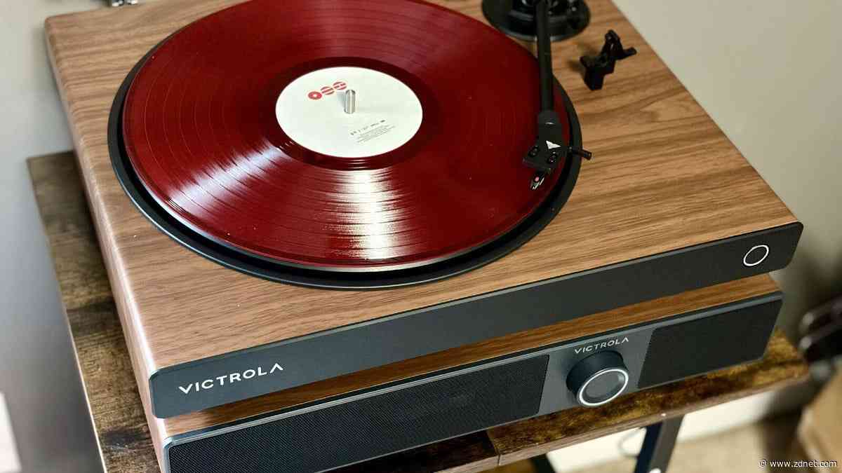 No space for bookshelf speakers? The Victrola Soundstage sits neatly under my turntable