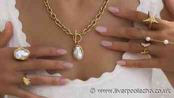 Shoppers race to buy £10 jewellery as Bohomoon extends sale