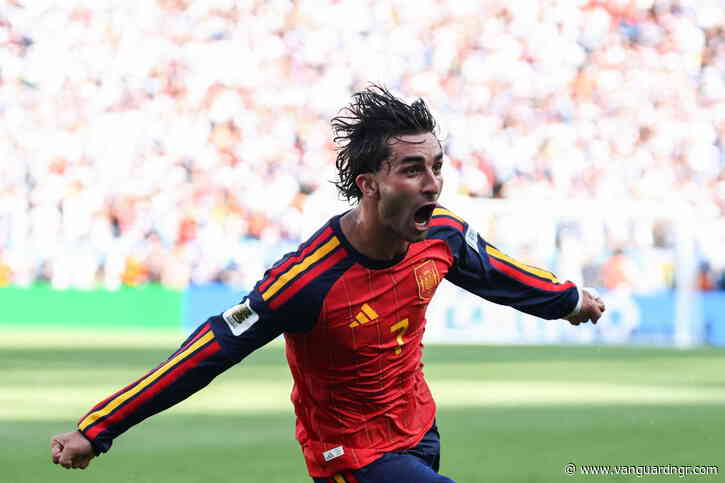 World Cup winner Ferran Torres signs for Paris Saint-Germain