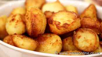 Roast potatoes have a 'delicious crunch' if you coat them in 1 simple ingredient during cooking
