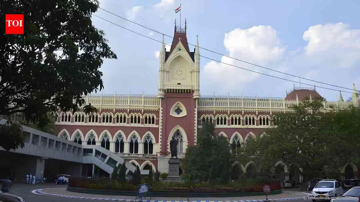 Calcutta high court acquits ex-CPI(M) MLA, 2 other party leaders in 2010 murder case