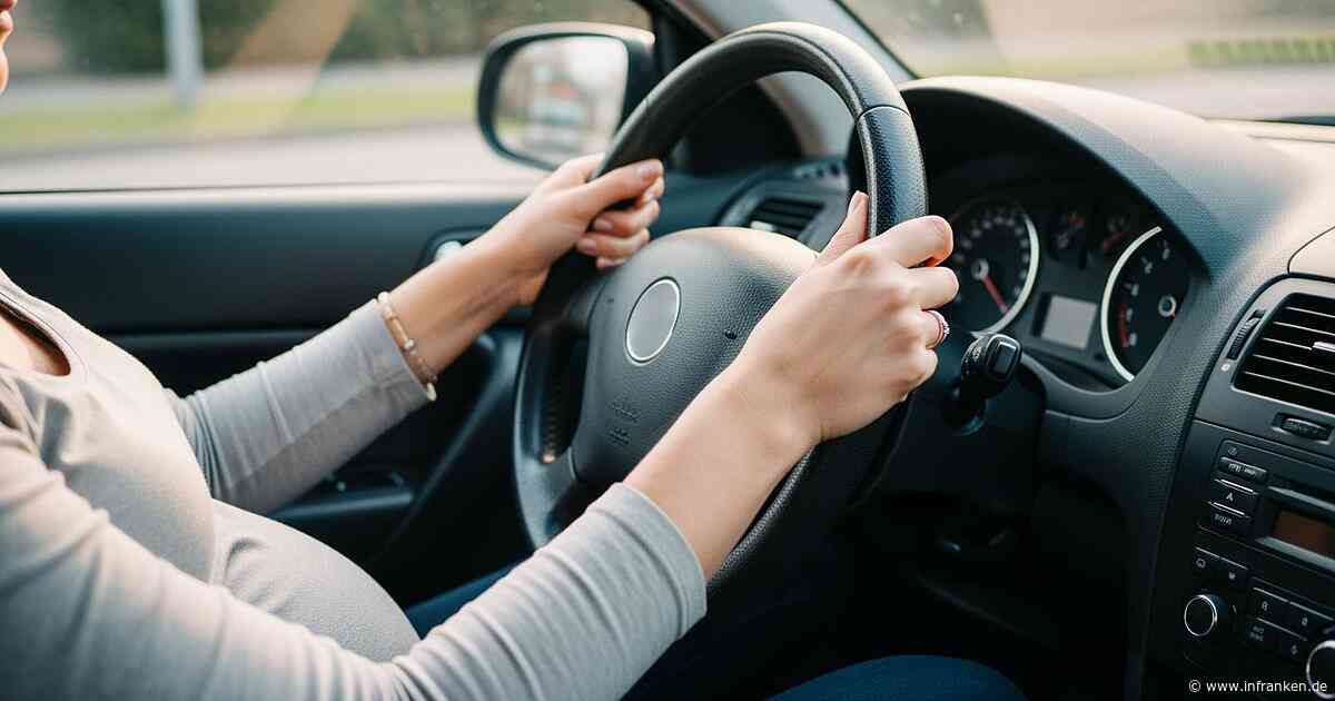 Lichtenfels: Schwangere Frau verursacht Unfall - 33-Jährige verletzt