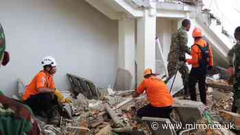Indonesia earthquake leaves at least 38 dead as 7.7-magnitude tremor rocks tourist spot